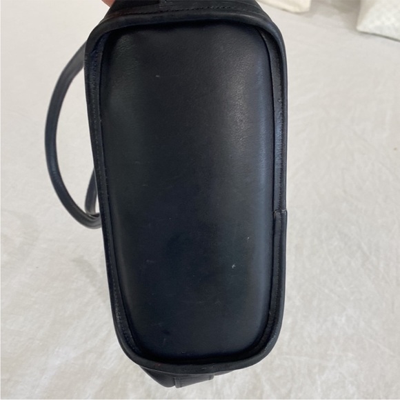 Coach vintage leather bucket style handbag - Picture 12 of 13